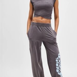 Free people logo crossover Set